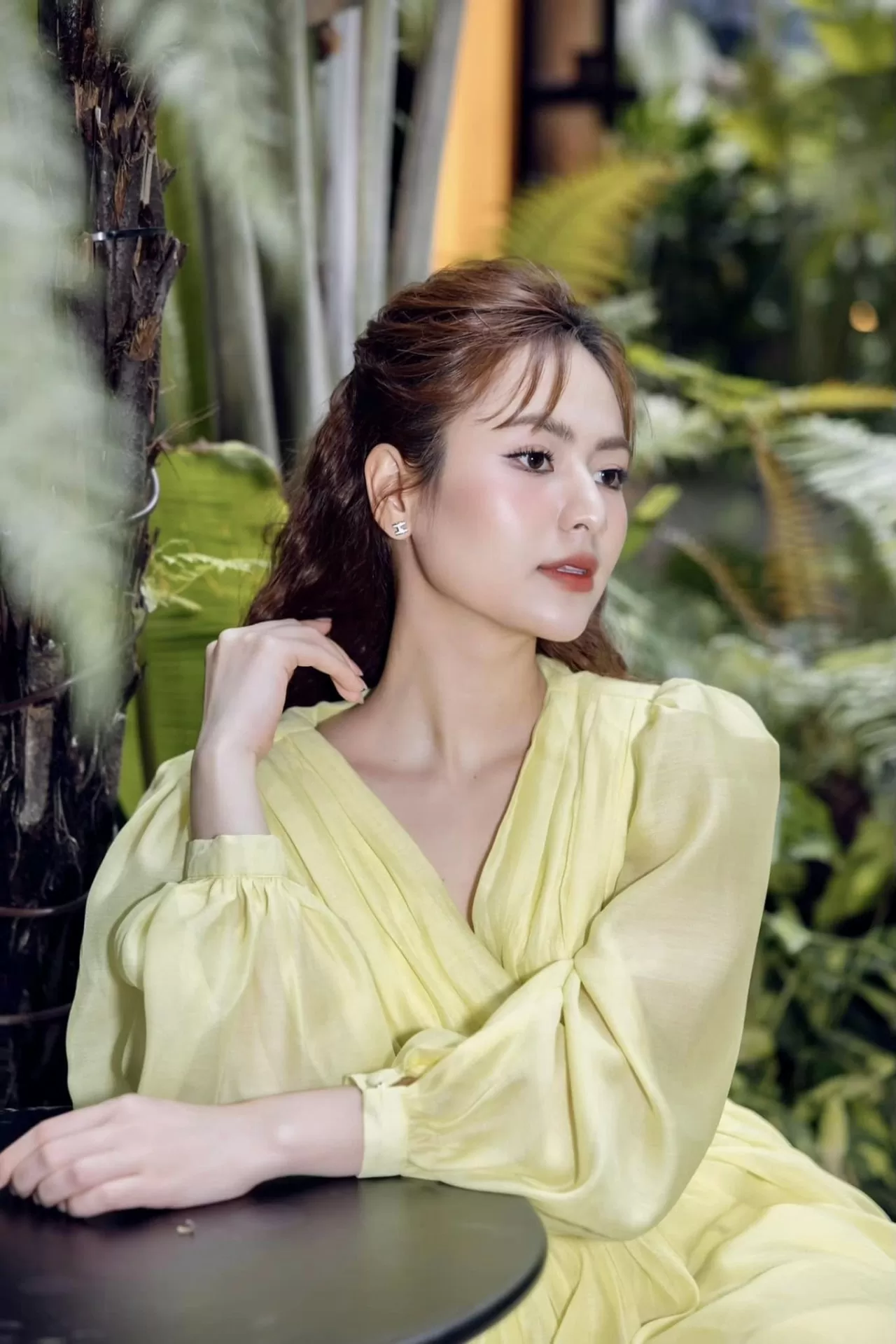 Ngắm vẻ dịu dàng của diễn viên Việt Hoa Ngắm vẻ dịu dàng của diễn viên Việt Hoa