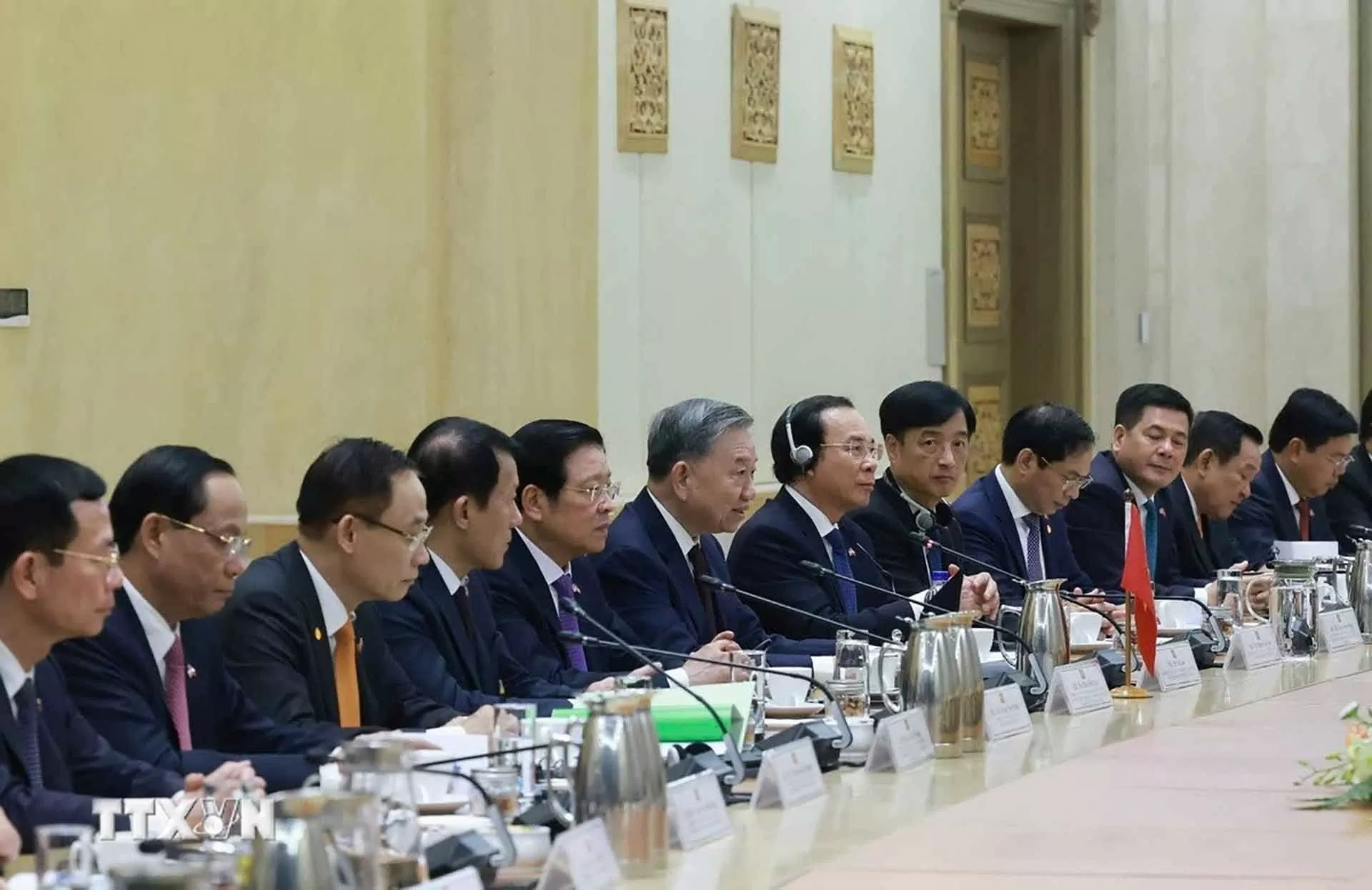 Tổng Bí thư Tô Lâm hội đàm với Thủ tướng Malaysia Anwar Ibrahim Tổng Bí thư Tô Lâm hội đàm với Thủ tướng Malaysia Anwar Ibrahim