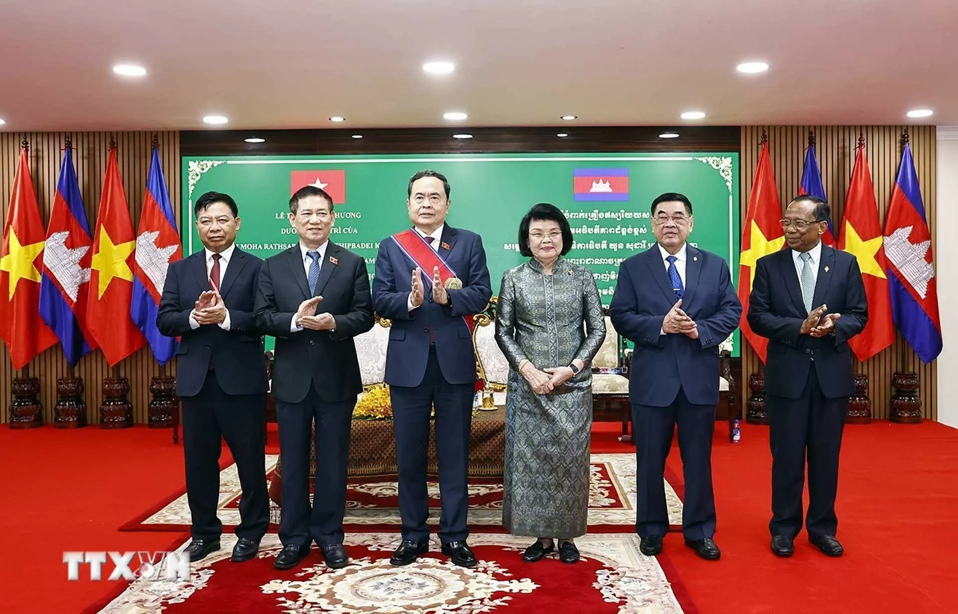 Chủ tịch Quốc hội Trần Thanh Mẫn hội đàm với Chủ tịch Quốc hội Vương quốc Campuchia
