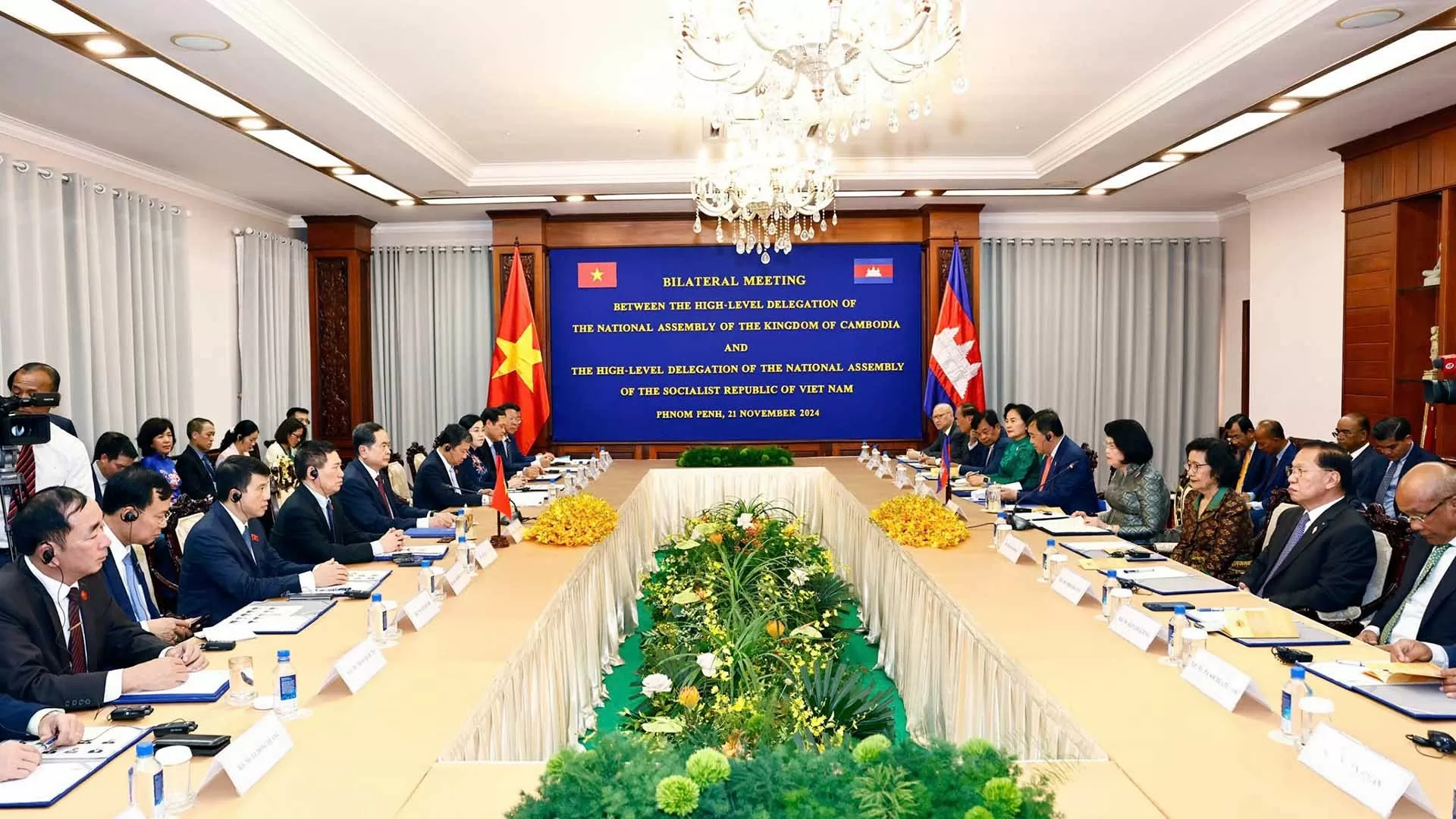 Chủ tịch Quốc hội Trần Thanh Mẫn hội đàm với Chủ tịch Quốc hội Vương quốc Campuchia