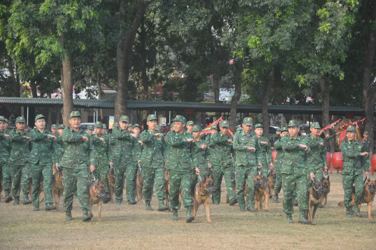Những 'chiến sĩ đặc biệt' tại Triển lãm quốc phòng quốc tế Việt Nam 2024 Những 'chiến sĩ đặc biệt' tại Triển lãm quốc phòng quốc tế Việt Nam 2024