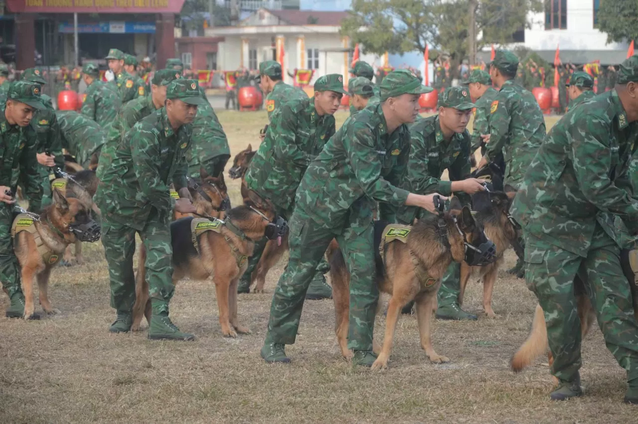 Những 'chiến sĩ đặc biệt' tại Triển lãm quốc phòng quốc tế Việt Nam 2024
