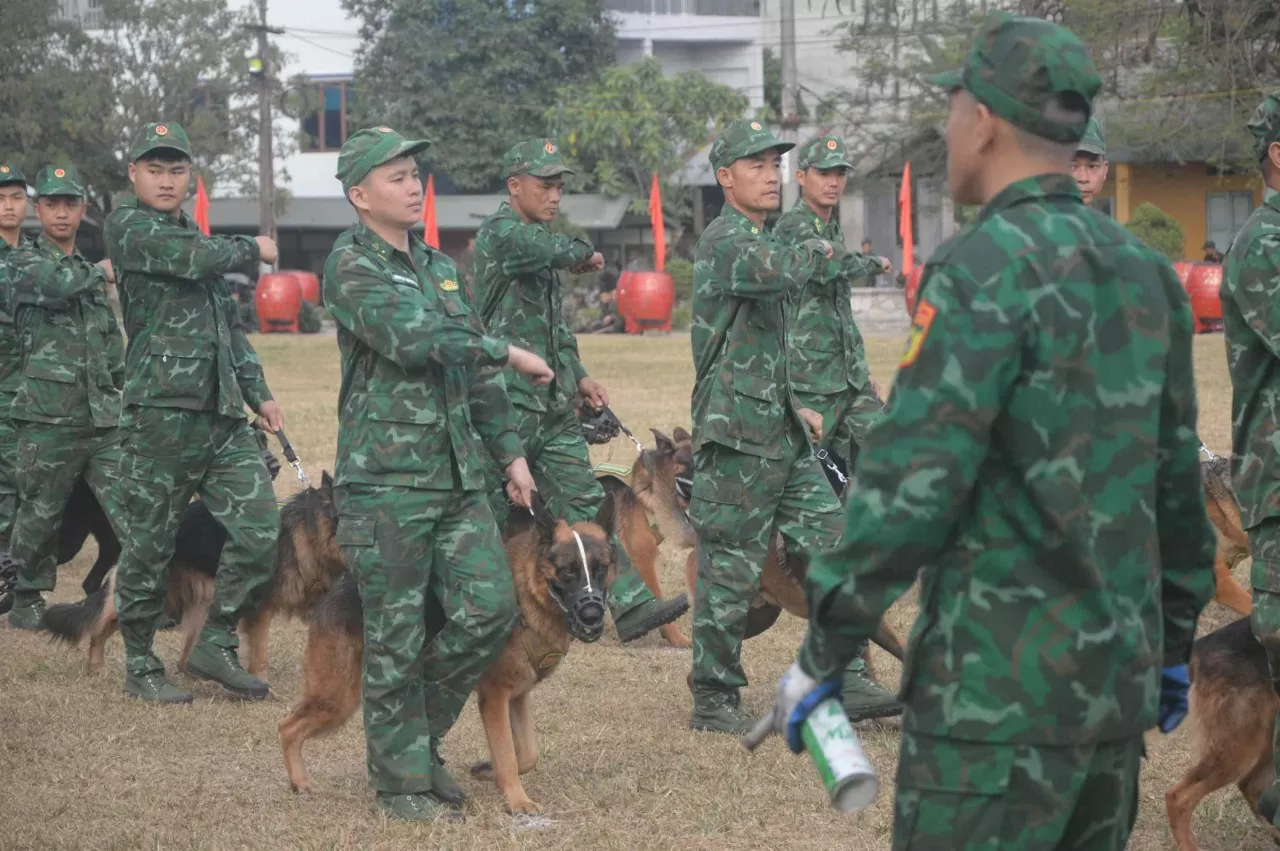 Những 'chiến sĩ đặc biệt' tại Triển lãm quốc phòng quốc tế Việt Nam 2024