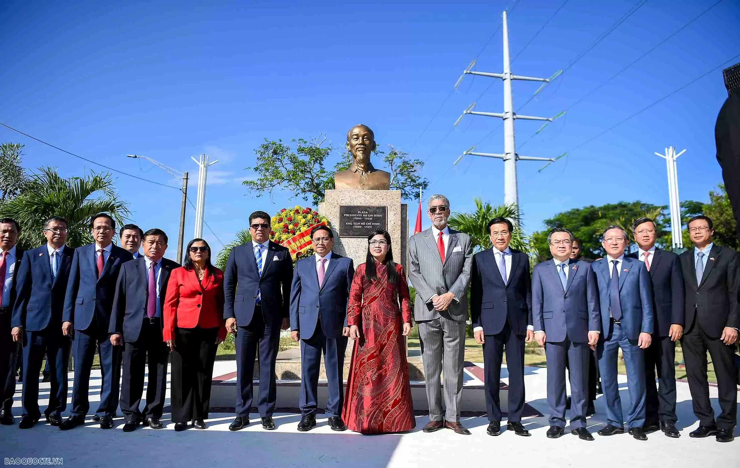 Thủ tướng Phạm Minh Chính dự lễ khánh thành tôn tạo tượng đài Chủ tịch Hồ Chí Minh tại Dominica Thủ tướng Phạm Minh Chính dự lễ khánh thành tôn tạo tượng đài Chủ tịch Hồ Chí Minh tại Dominica