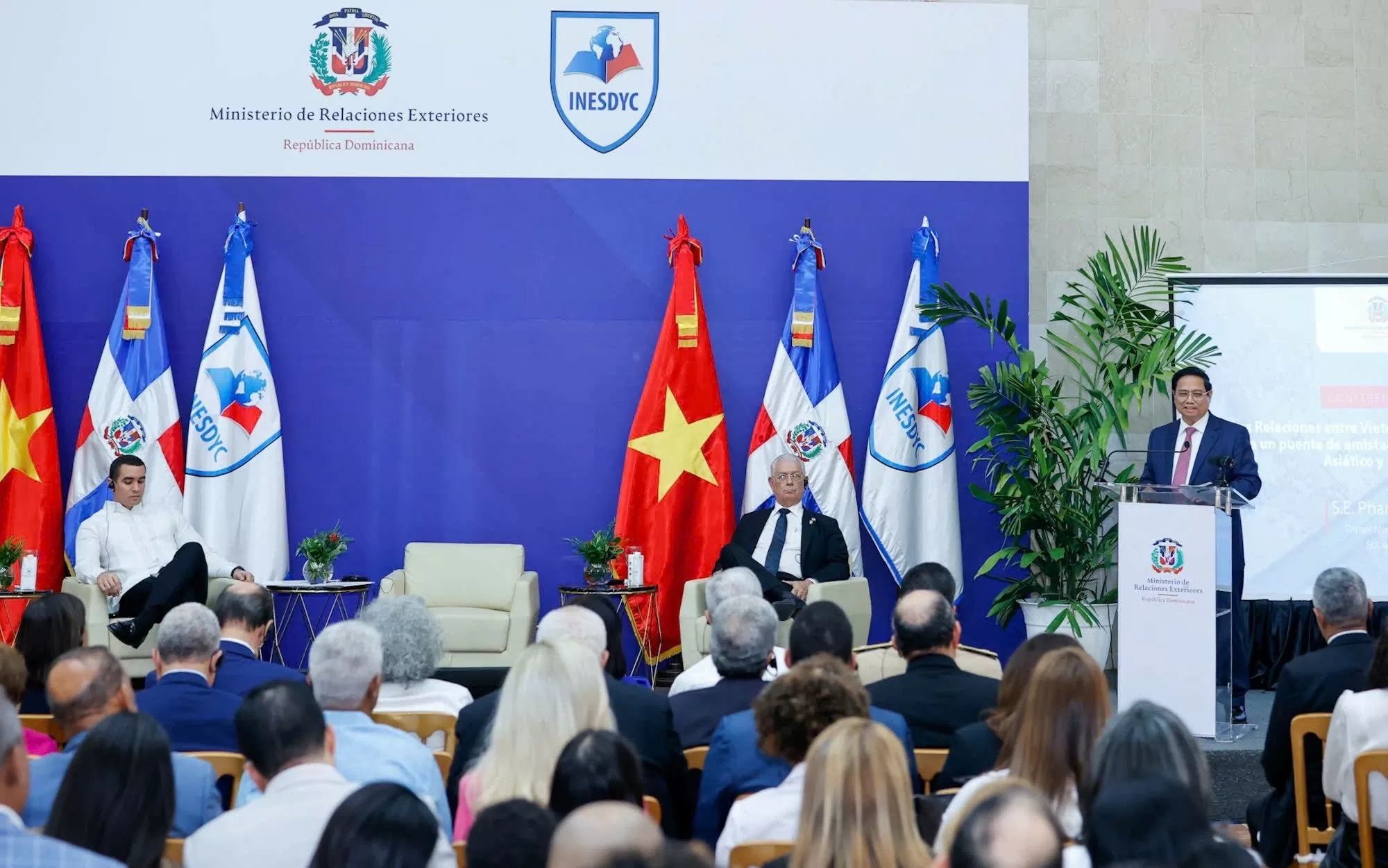 Phát biểu chính sách Phát biểu chính sách