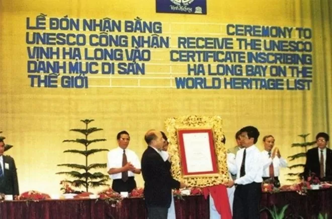 Vịnh Hạ Long (Quảng Ninh) và những lần được thế giới trao 'vương miện' Vịnh Hạ Long (Quảng Ninh) và những lần được thế giới trao 'vương miện'