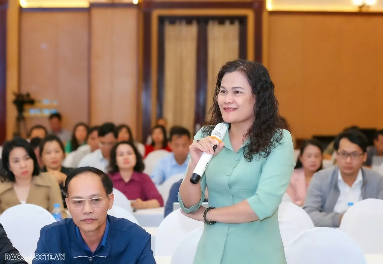 Phát triển báo chí chất lượng cao trong bối cảnh chuyển đổi số Phát triển báo chí chất lượng cao trong bối cảnh chuyển đổi số