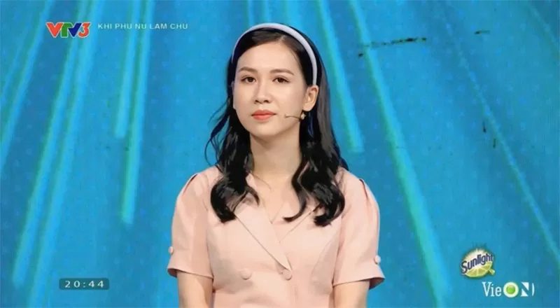 Dung Sala tham gia chương trình “Khi phụ nữ làm chủ” trên VTV3 Dung Sala tham gia chương trình “Khi phụ nữ làm chủ” trên VTV3