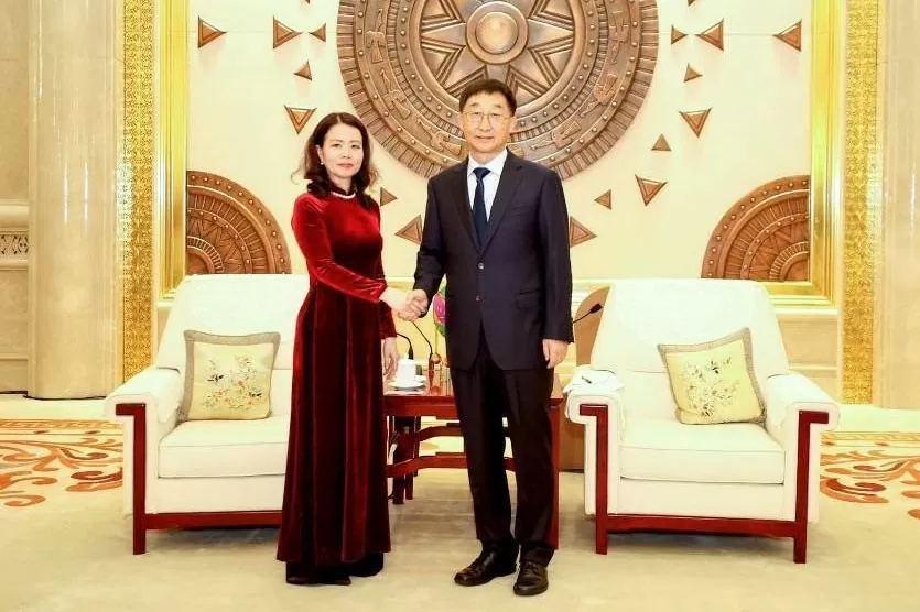 Thứ trưởng Nguyễn Minh Hằng hội kiến đồng chí Lưu Ninh, Ủy viên Trung ương Đảng Cộng sản Trung Quốc, Bí thư Khu ủy Khu tự trị Dân tộc Choang Quảng Tây. Thứ trưởng Nguyễn Minh Hằng hội kiến đồng chí Lưu Ninh, Ủy viên Trung ương Đảng Cộng sản Trung Quốc, Bí thư Khu ủy Khu tự trị Dân tộc Choang Quảng Tây.