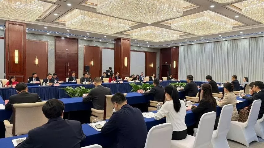 Toạ đàm về đẩy mạnh hợp tác ngoại vụ địa phương và du lịch Việt Nam - Quảng Tây. Toạ đàm về đẩy mạnh hợp tác ngoại vụ địa phương và du lịch Việt Nam - Quảng Tây.