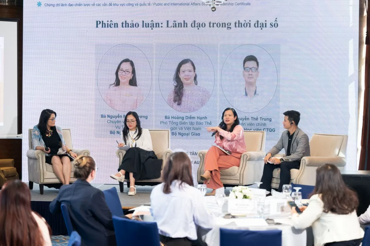 Lãnh đạo chiến lược hướng tới phát triển kinh tế - xã hội bền vững Lãnh đạo chiến lược hướng tới phát triển kinh tế - xã hội bền vững