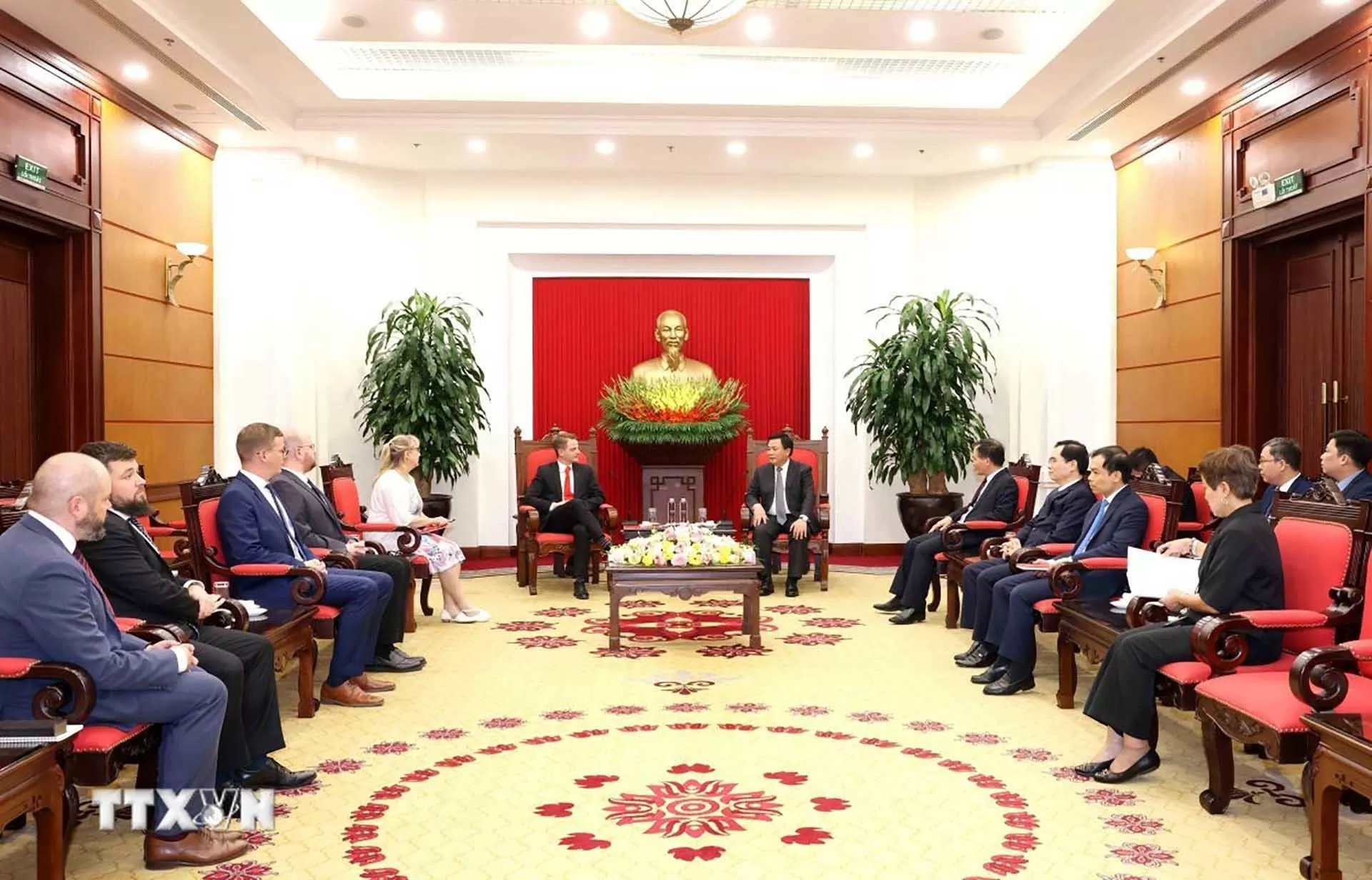 Đoàn đại biểu Đảng Cánh tả Đức thăm làm việc tại Việt Na Đoàn đại biểu Đảng Cánh tả Đức thăm làm việc tại Việt Na