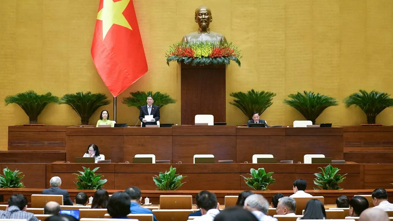 Phó Chủ tịch Quốc hội Nguyễn Đức Hải điều hành phiên họp sáng 22/11