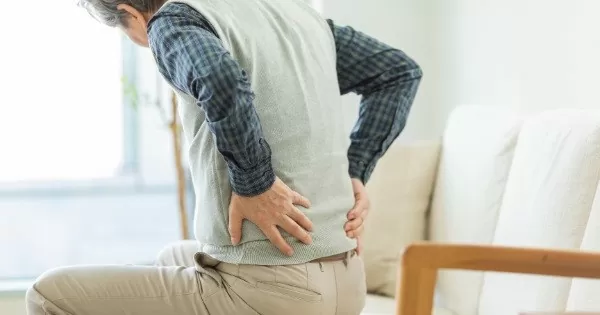 Bác sĩ Bệnh viện Hữu nghị Việt Đức tư vấn cách giảm đau nhức xương khớp tại nhà khi trời lạnh. (Nguồn:acc.vn) Bác sĩ Bệnh viện Hữu nghị Việt Đức tư vấn cách giảm đau nhức xương khớp tại nhà khi trời lạnh. (Nguồn:acc.vn)