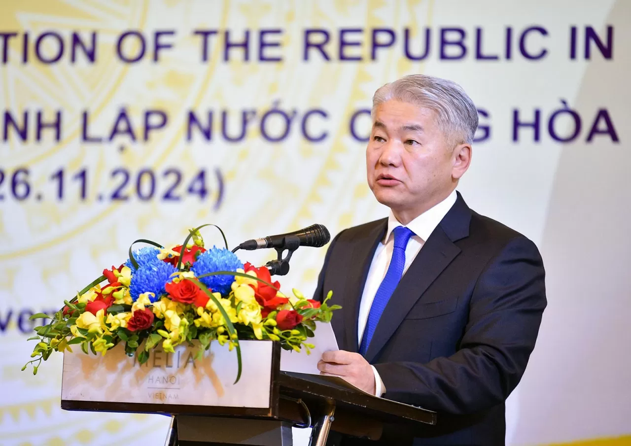 Bộ trưởng Bộ Lương thực, Nông nghiệp và Công nghiệp nhẹ Mông Cổ Jadamba Enkhbayar tin tưởng rằng, những thỏa thuận và cam kết giữa ông và Bộ trưởng Lê Minh Hoan - Chủ tịch phân ban Việt Nam trong Ủy ban liên Chính phủ Việt Nam - Mông Cổ sẽ là nền tảng quan trọng góp phần phát triển quan hệ hai nước trong thời gian tới Bộ trưởng Bộ Lương thực, Nông nghiệp và Công nghiệp nhẹ Mông Cổ Jadamba Enkhbayar tin tưởng rằng, những thỏa thuận và cam kết giữa ông và Bộ trưởng Lê Minh Hoan - Chủ tịch phân ban Việt Nam trong Ủy ban liên Chính phủ Việt Nam - Mông Cổ sẽ là nền tảng quan trọng góp phần phát triển quan hệ hai nước trong thời gian tới