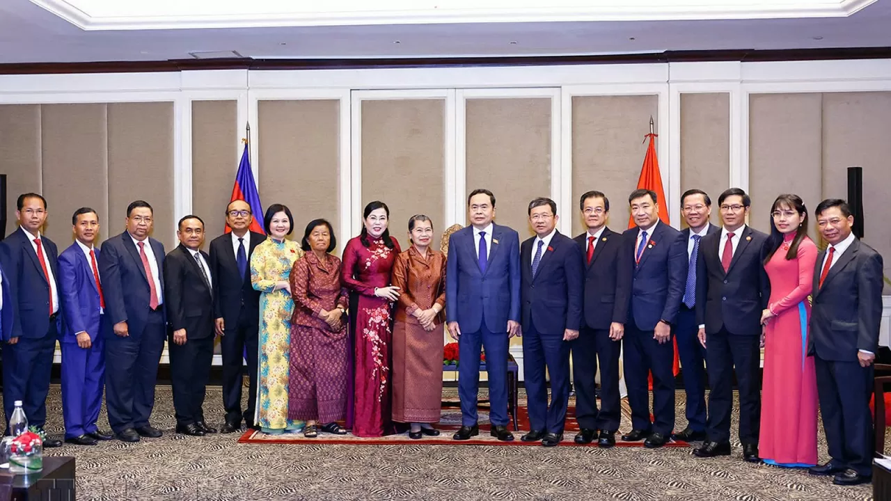Chủ tịch Quốc hội tiếp Chủ tịch Nhóm Nghị sỹ Hữu nghị Campuchia-Việt Nam Samdech Men Sam An Chủ tịch Quốc hội tiếp Chủ tịch Nhóm Nghị sỹ Hữu nghị Campuchia-Việt Nam Samdech Men Sam An