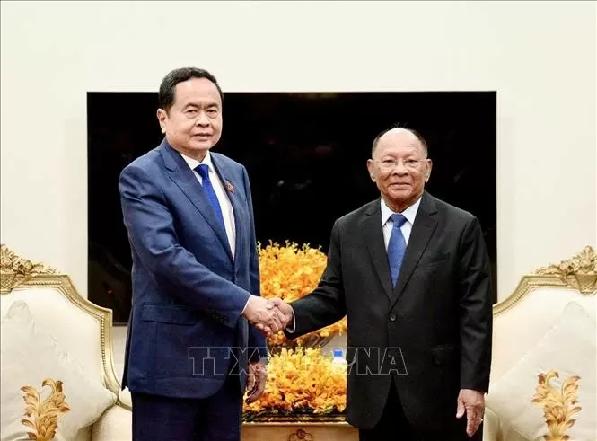Chủ tịch Quốc hội Trần Thanh Mẫn gặp nguyên Chủ tịch Quốc hội Campuchia Samdech Heng Samrin Chủ tịch Quốc hội Trần Thanh Mẫn gặp nguyên Chủ tịch Quốc hội Campuchia Samdech Heng Samrin