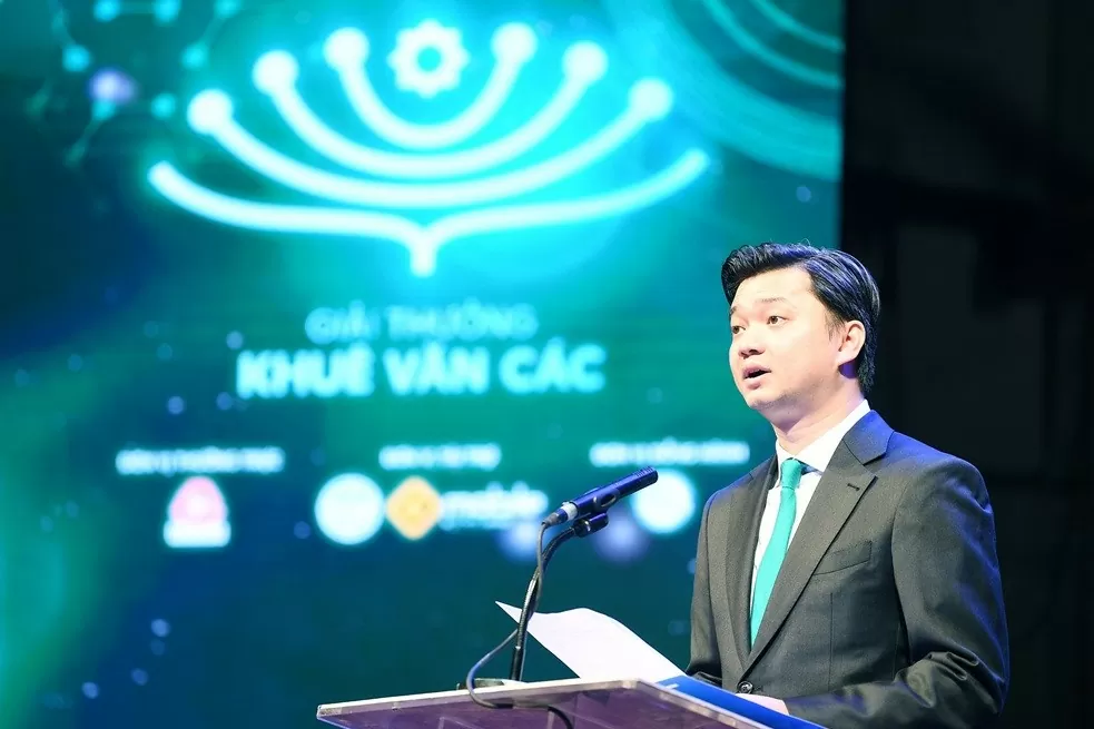 Giải thưởng Khuê Văn Các vinh danh 9 nhà khoa học tiêu biểu Giải thưởng Khuê Văn Các lần thứ I vinh danh 9 nhà khoa học trẻ tiêu biểu