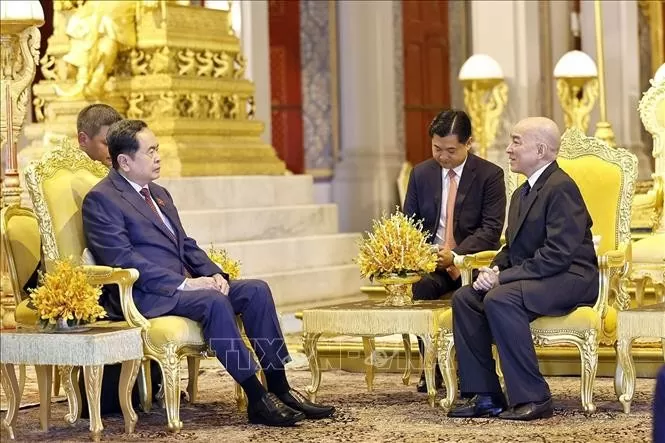 Chủ tịch Quốc hội Trần Thanh Mẫn yết kiến Quốc vương Campuchia Norodom Sihamoni Chủ tịch Quốc hội Trần Thanh Mẫn yết kiến Quốc vương Campuchia Norodom Sihamoni