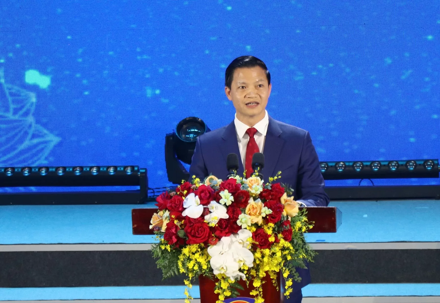 Chủ tịch UBND tỉnh Bắc Ninh Vương Quốc Tuấn phát biểu tại Lễ kỷ niệm 15 năm dân ca quan họ Bắc Ninh được UNESCO ghi danh là Di sản văn hóa phi vật thể đại diện của nhân loại. Chủ tịch UBND tỉnh Bắc Ninh Vương Quốc Tuấn phát biểu tại Lễ kỷ niệm 15 năm dân ca quan họ Bắc Ninh được UNESCO ghi danh là Di sản văn hóa phi vật thể đại diện của nhân loại.