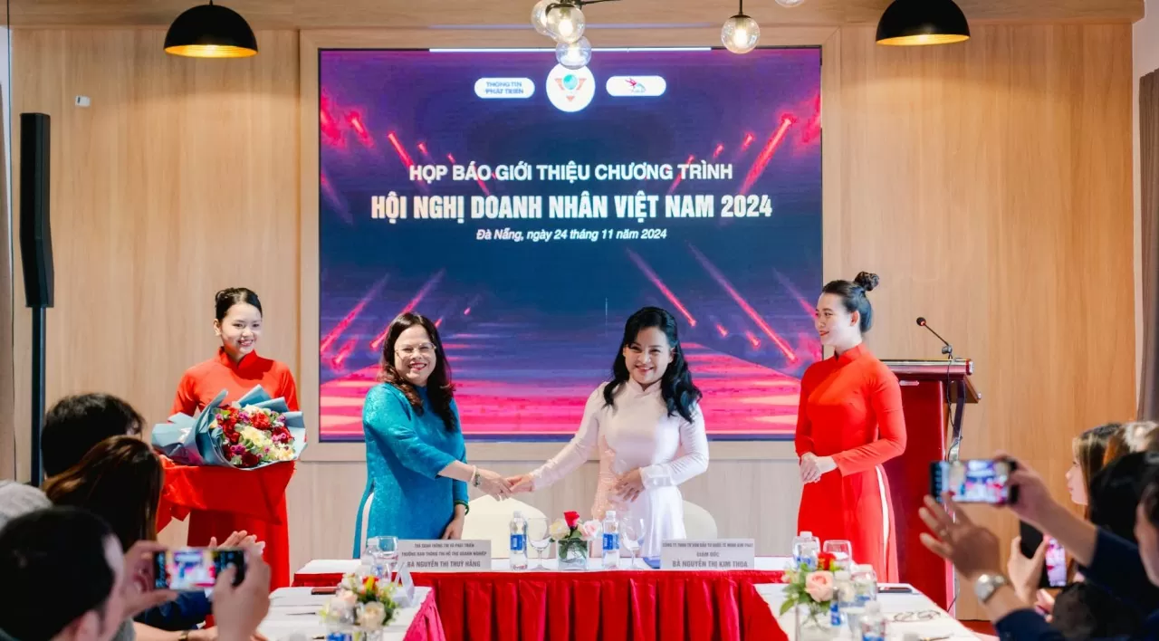 Đại diện các đơn vị ký cam kết cùng đồng hành trong các chương trình thiện nguyện. (Nguồn: BTC) Đại diện các đơn vị ký cam kết cùng đồng hành trong các chương trình thiện nguyện. (Nguồn: BTC)