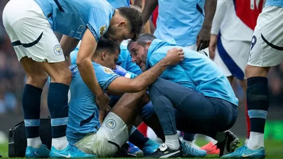 Chấn thương gấy rối cỗ máy vận hàng của Man City Chấn thương gấy rối cỗ máy vận hàng của Man City