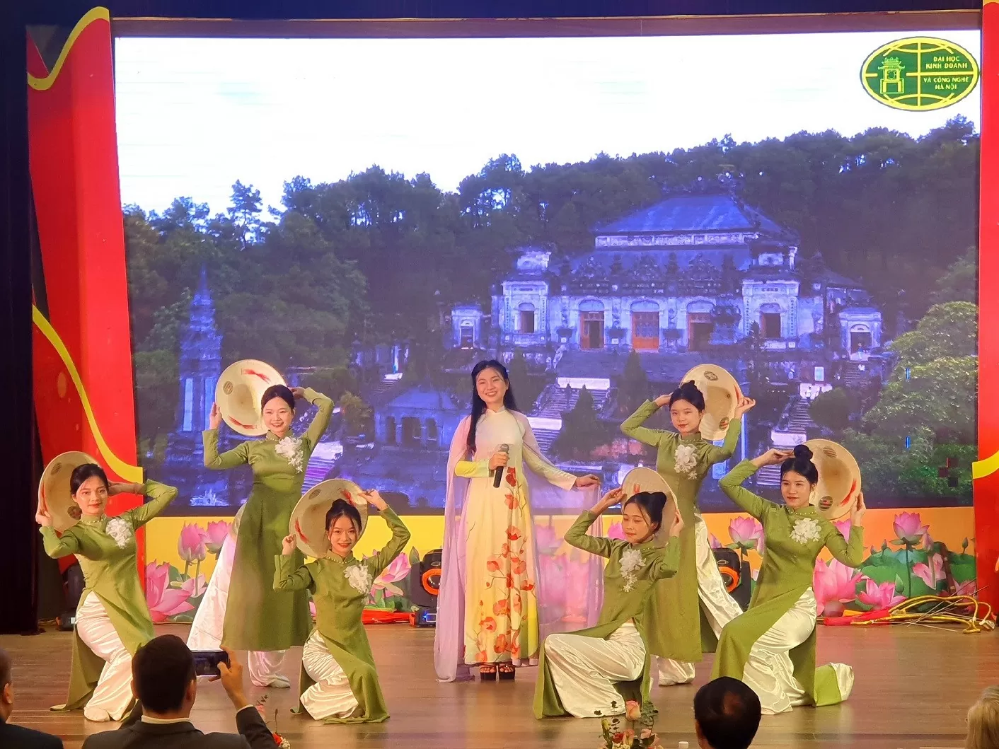 Tiếng Nga sẽ tiếp tục là phương tiện quan trọng đối với thế hệ trẻ Việt Nam Tiếng Nga tiếp tục là phương tiện quan trọng đối với thế hệ trẻ Việt Nam