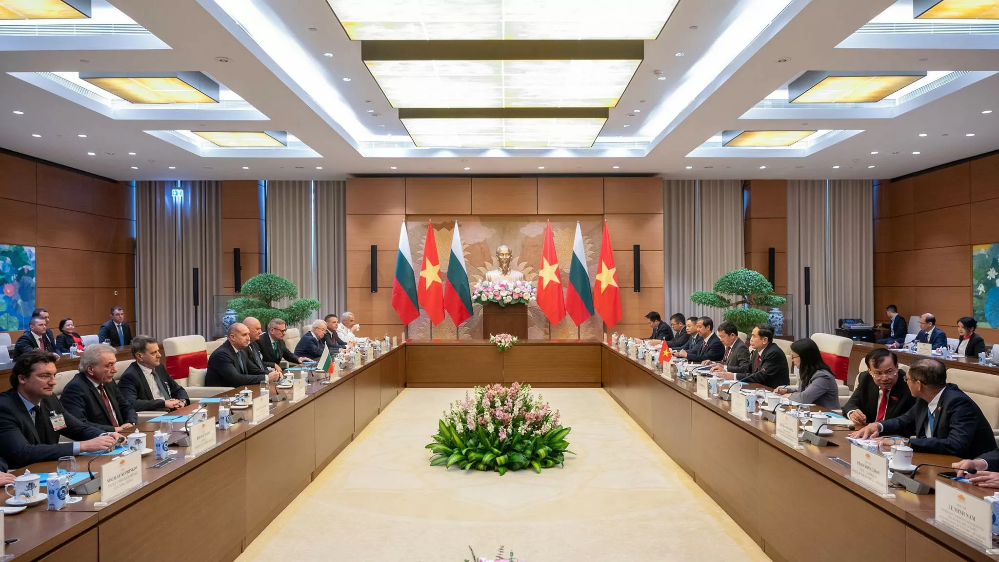 Chủ tịch Quốc hội Trần Thanh Mẫn hội kiến Tổng thống Cộng hòa Bulgaria Rumen Radev Chủ tịch Quốc hội Trần Thanh Mẫn hội kiến Tổng thống Cộng hòa Bulgaria Rumen Radev