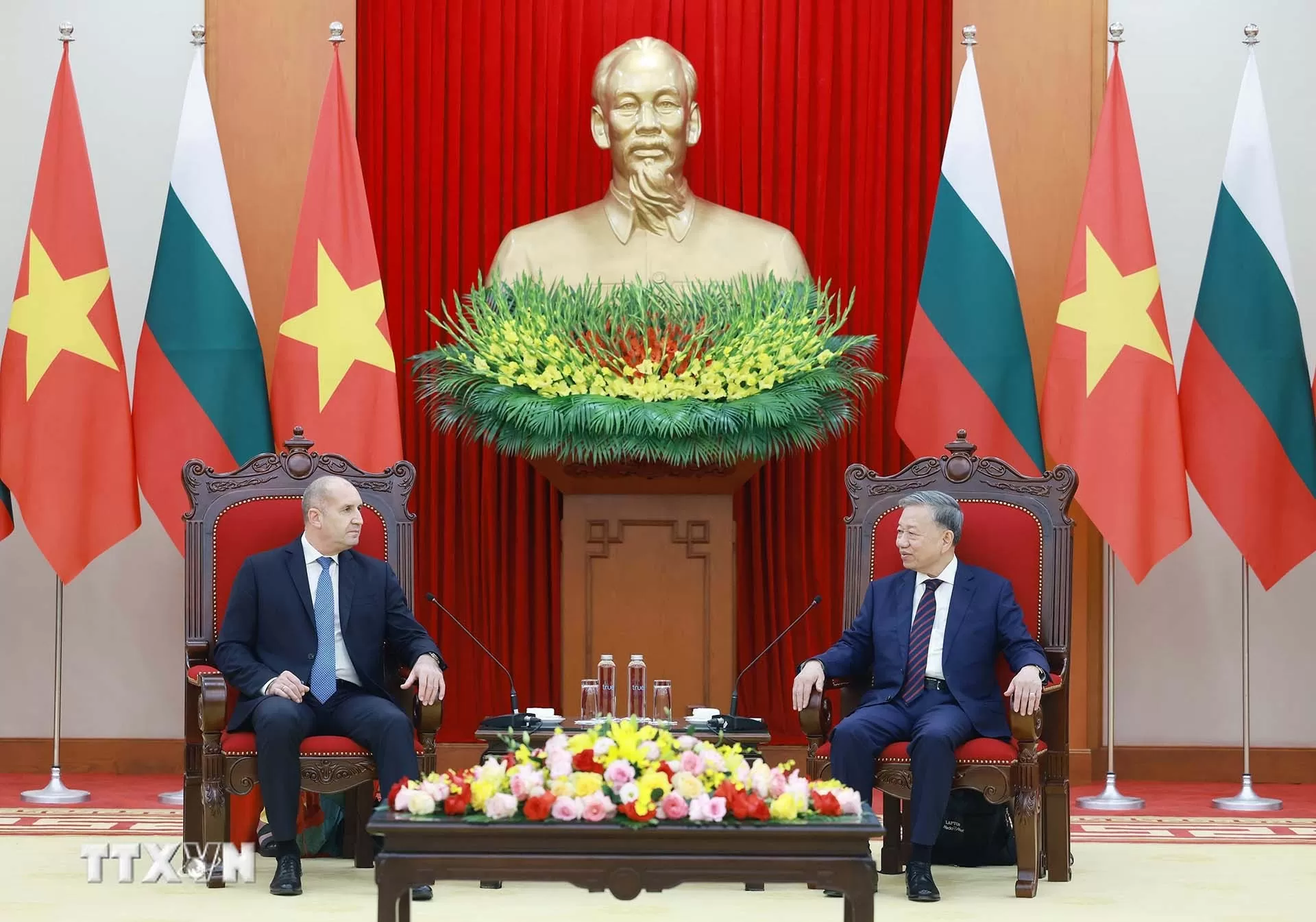 Tổng Bí thư Tô Lâm tiếp Tổng thống Bulgaria Rumen Radev Tổng Bí thư Tô Lâm tiếp Tổng thống Bulgaria Rumen Radev