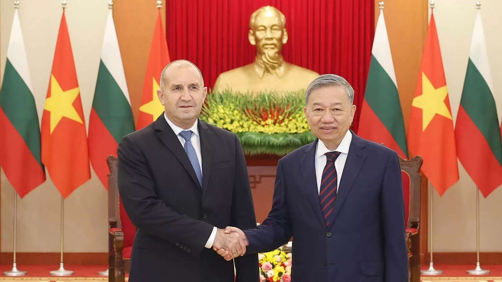 Tổng Bí thư Tô Lâm thăm Bulgaria: Ôn lịch sử bền chặt, nâng tầm cao hợp tác mới Tổng Bí thư Tô Lâm thăm Bulgaria: Ôn lịch sử bền chặt, nâng tầm cao hợp tác mới