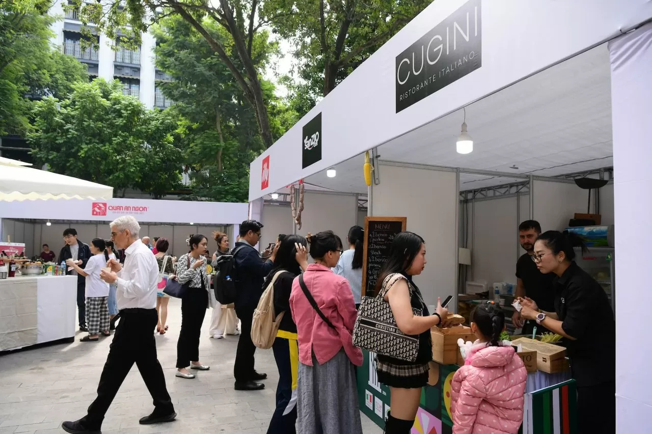 Hội chợ ẩm thực Italy: ‘Cây cầu’ kết nối văn hoá Á - Âu Hội chợ ẩm thực Italy: ‘Cây cầu’ kết nối văn hoá Á - Âu