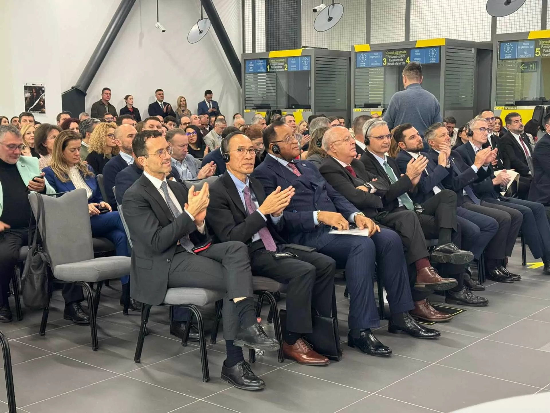 Mở ra triển vọng mới cho sự hợp tác giữa Việt Nam với Brașov, Romania Mở ra triển vọng mới cho sự hợp tác giữa Việt Nam với Brașov, Romania