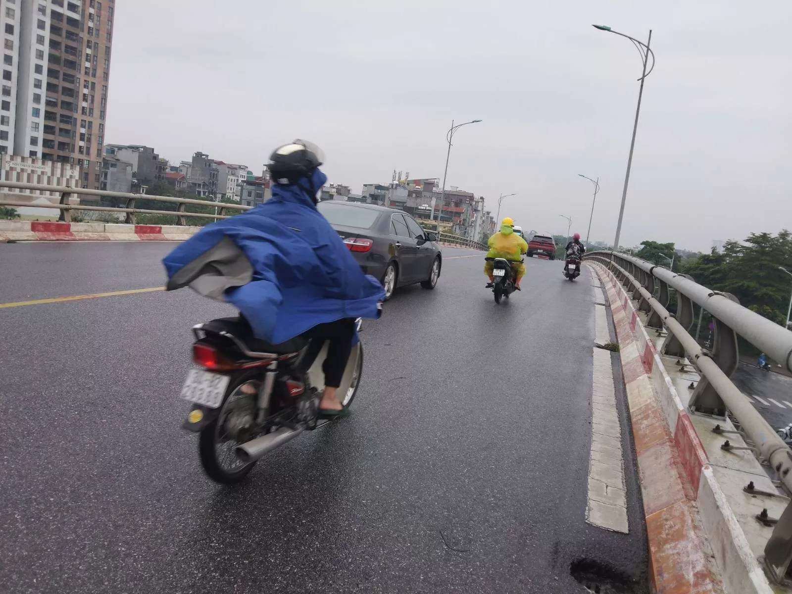 Ảnh hưởng của không khí lạnh mạnh, Hà Nội trời rét, nhiệt độ thấp nhất trong đợt không khí lạnh này phổ biến 16-18 độ C. (Ảnh: N. N)