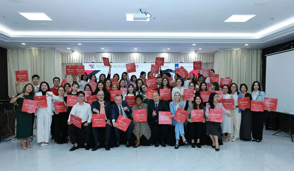 Hà Lan giúp các nữ doanh nhân Việt Nam thích nghi với nền kinh tế số, mở khóa tiềm năng thương mại toàn cầu Hà Lan hỗ trợ nữ doanh nhân Việt Nam thích nghi với nền kinh tế số, mở khóa tiềm năng thương mại toàn cầu