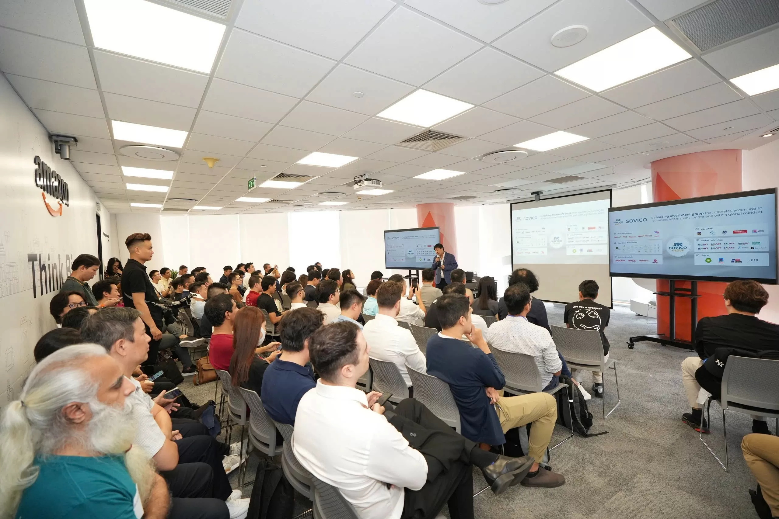 ự kiện GenAI Open Innovation. ự kiện GenAI Open Innovation.