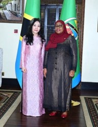 Bạn đồng hành Báo Thế giới và Việt Nam