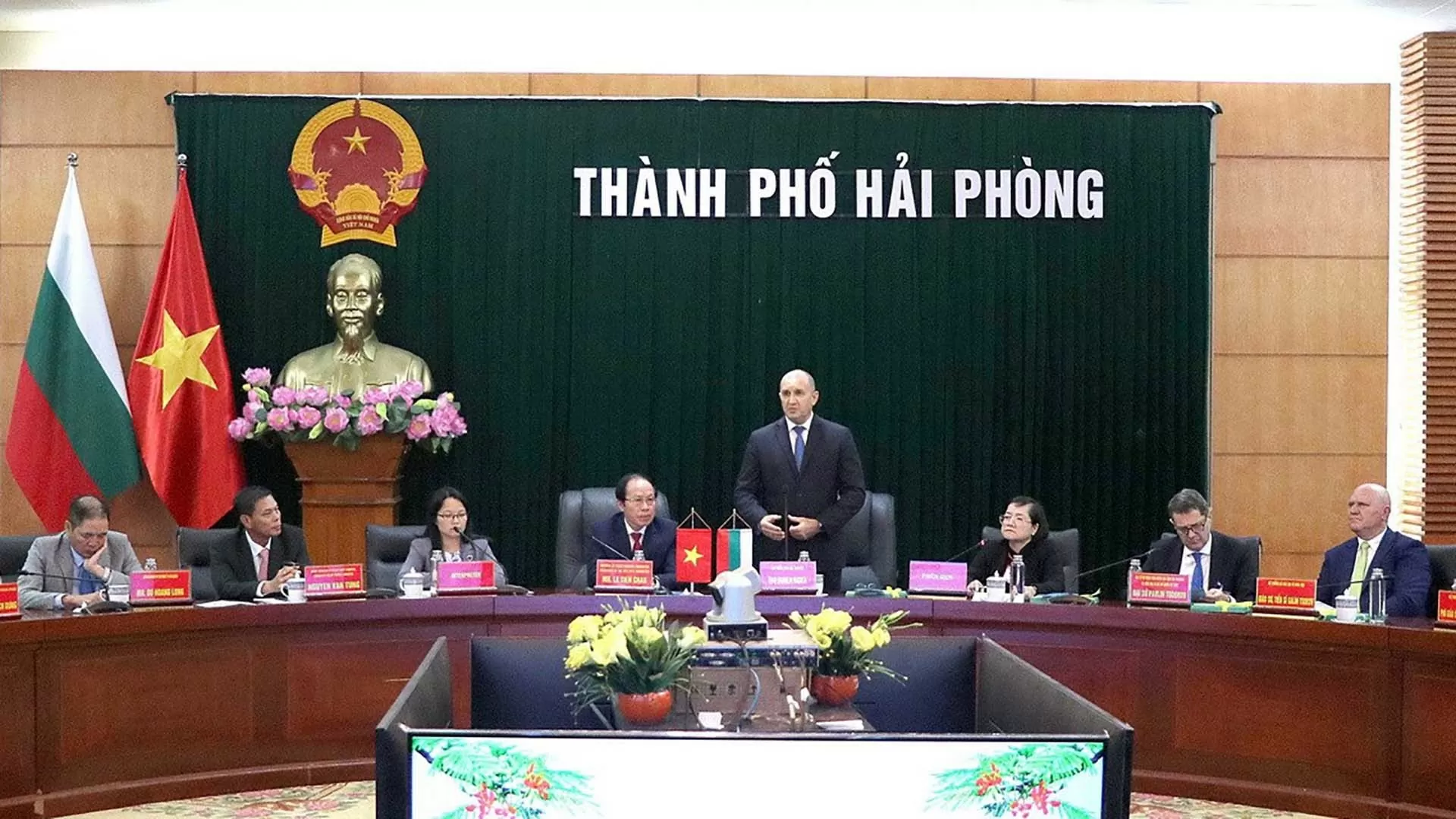 Tổng thống Bulgaria Rumen Radev thăm, làm việc với lãnh đạo thành phố Hải Phòng Tổng thống Bulgaria Rumen Radev thăm, làm việc với lãnh đạo thành phố Hải Phòng