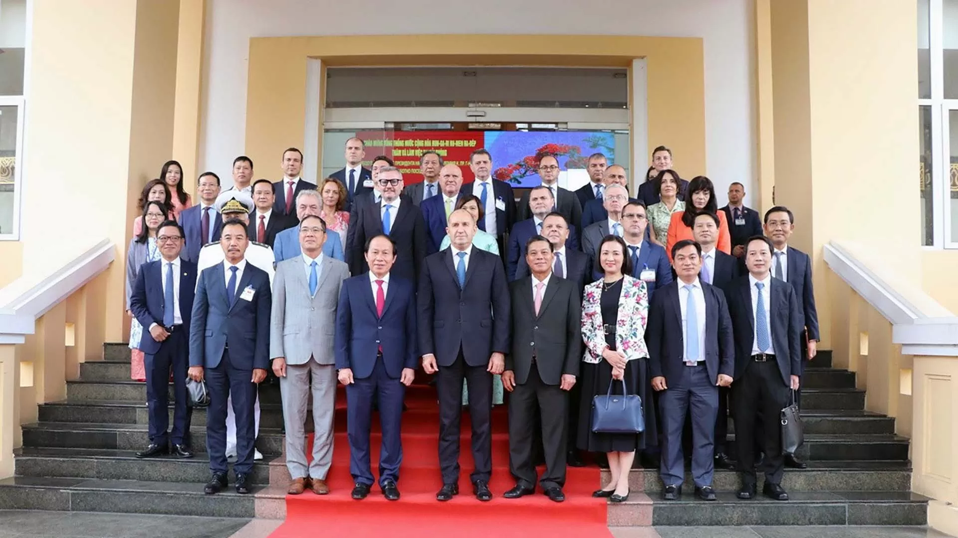Tổng thống Bulgaria Rumen Radev thăm, làm việc với lãnh đạo thành phố Hải Phòng Tổng thống Bulgaria Rumen Radev thăm, làm việc với lãnh đạo thành phố Hải Phòng