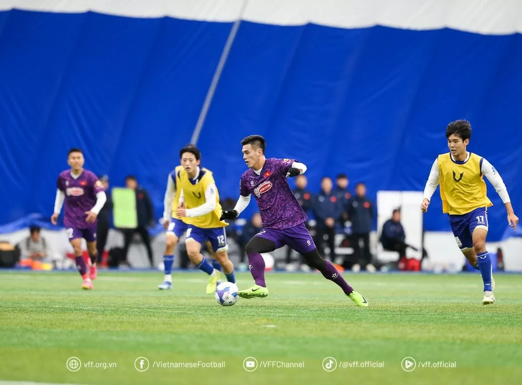 Đội tuyển Việt Nam thắng trận giao hữu đầu tiên tại Hàn Quốc Đội tuyển Việt Nam thắng trận giao hữu đầu tiên tại Hàn Quốc