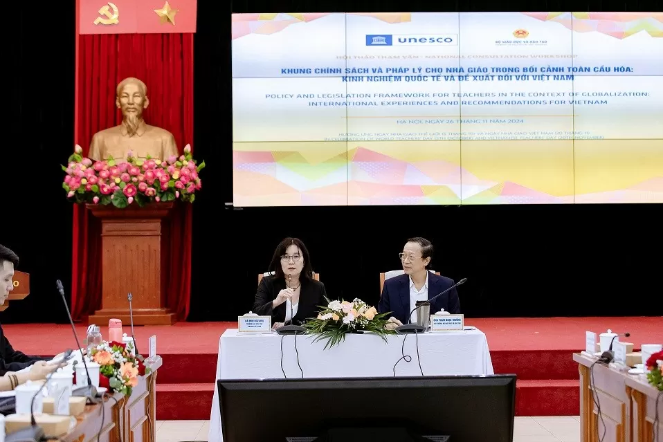 Khung chính sách và pháp lý quốc tế dành cho nhà giáo hướng tới các đề xuất cho Việt Nam Khung chính sách và pháp lý quốc tế dành cho nhà giáo hướng tới các đề xuất cho Việt Nam