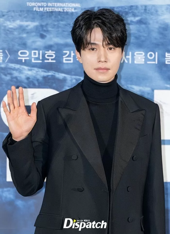 Hyun Bin ngoại hình nổi bật dự họp báo ra mắt phim 'Cáp Nhĩ Tân' Hyun Bin ngoại hình nổi bật dự họp báo ra mắt phim 'Cáp Nhĩ Tân'