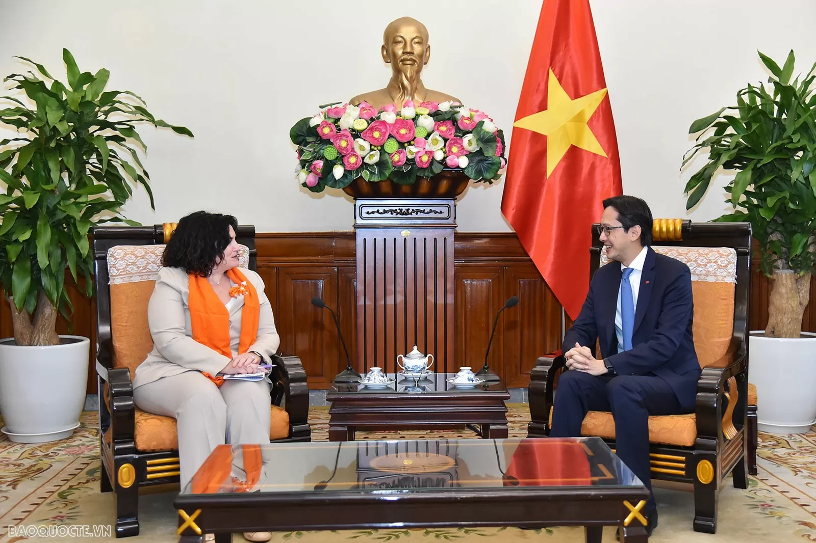 Thứ trưởng Ngoại giao Đỗ Hùng Việt tiếp Giám đốc khu vực châu Á-Thái Bình Dương UN Women Thứ trưởng Ngoại giao Đỗ Hùng Việt tiếp Giám đốc khu vực châu Á-Thái Bình Dương UN Women