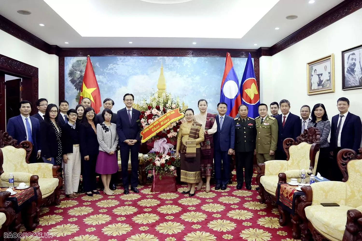 Việt Nam – Lào: Mối quan hệ song phương bền chặt Thứ trưởng Đỗ Hùng Việt chúc mừng Đại sứ quán Lào tại Việt Nam nhân dịp Quốc khánh