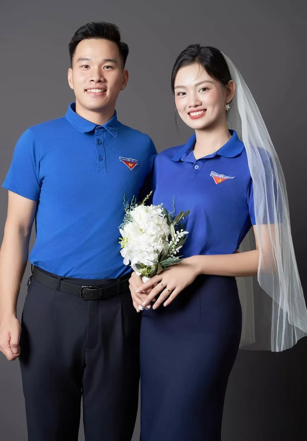 Bộ ảnh cưới phong cách Đoàn viên thanh niên của Hoa khôi bóng chuyền Nguyễn Thu Hoài Bộ ảnh cưới phong cách Đoàn viên thanh niên của Hoa khôi bóng chuyền Nguyễn Thu Hoài