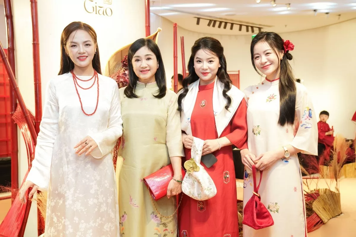 Dàn diễn viên nữ truyền hình Dàn diễn viên nữ truyền hình