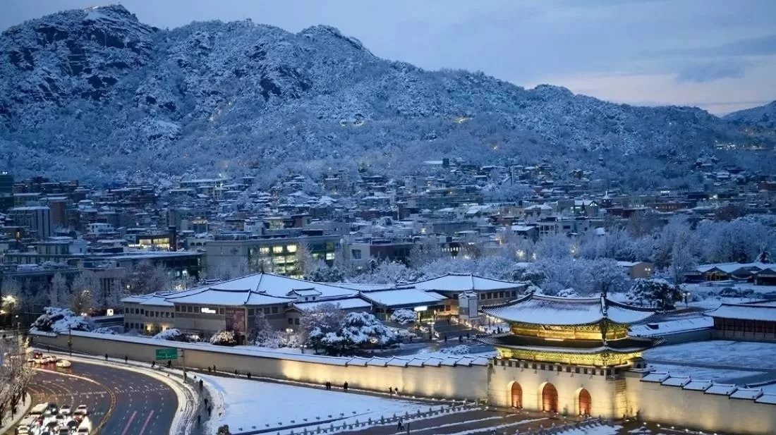 Hình ảnh tuyết rơi dày nhất hơn 50 năm phủ trắng Seoul, Hàn Quốc Hình ảnh tuyết rơi dày nhất hơn 50 năm phủ trắng Seoul, Hàn Quốc