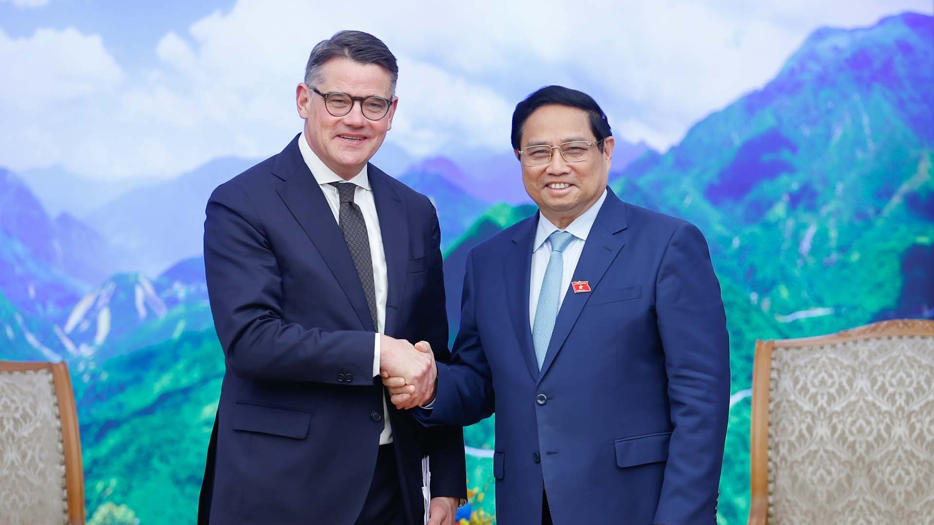 thu tuong pham minh chinh tiep thu hien bang hessen duc