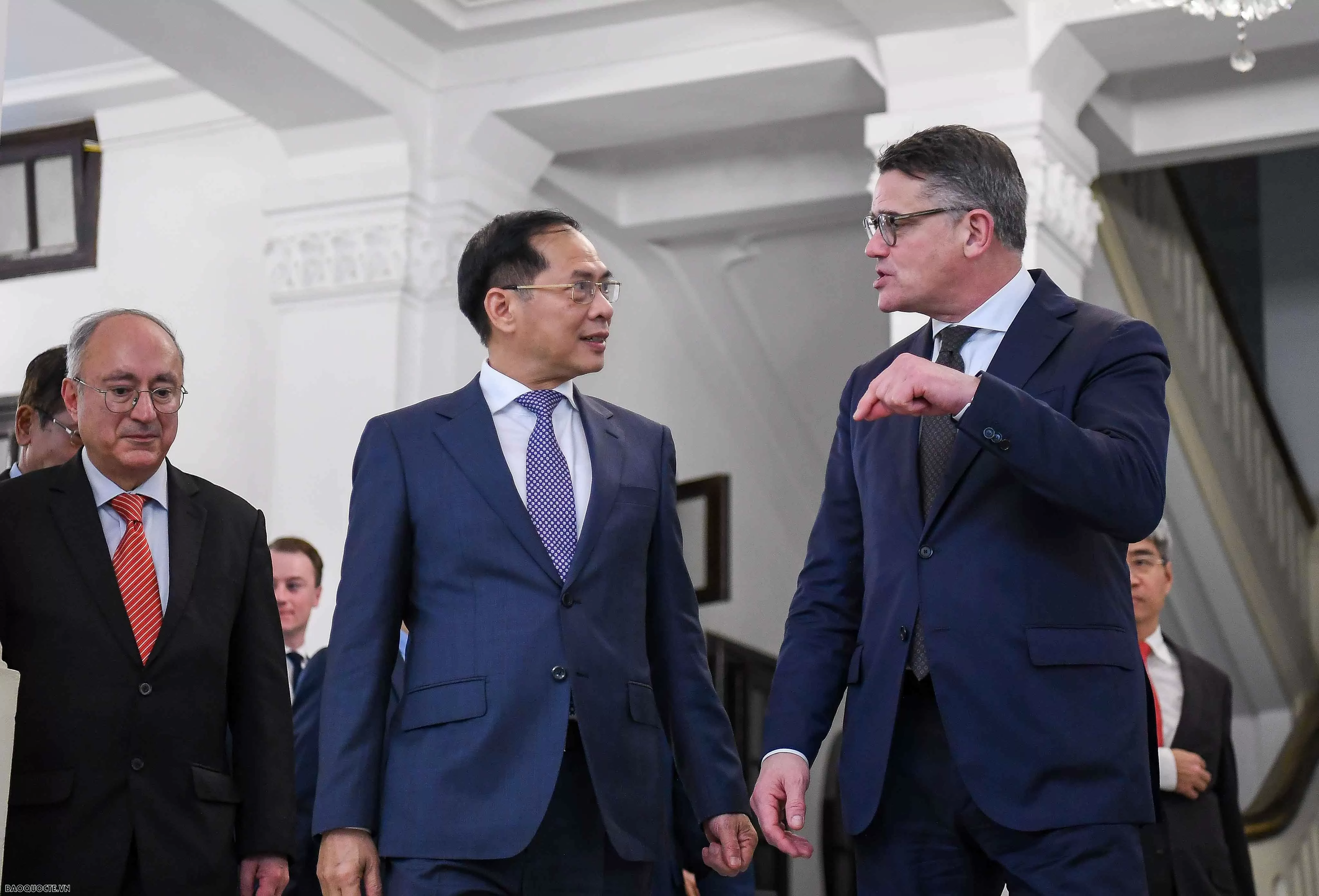 undefined Phó Thủ tướng