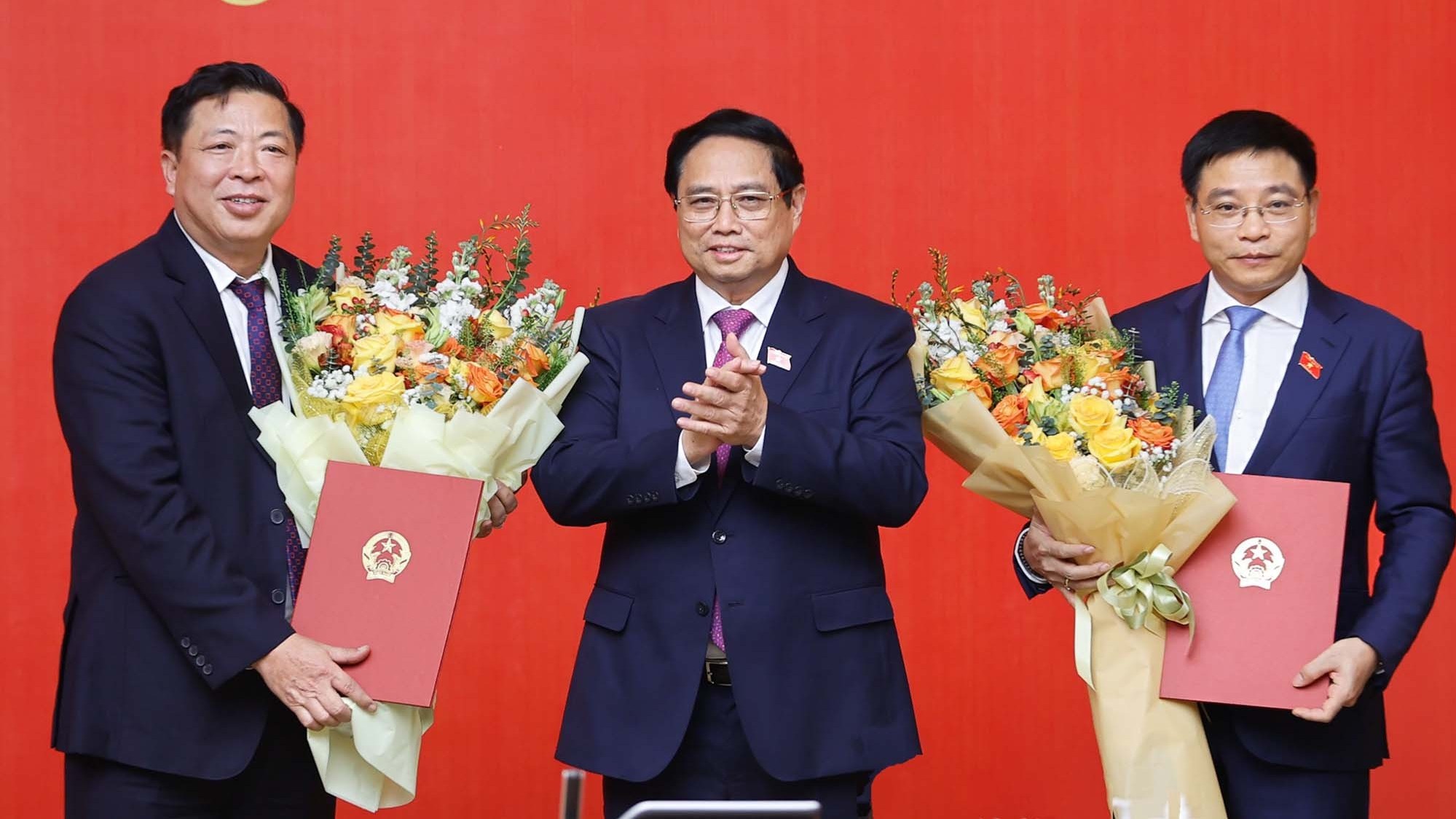 thu tuong pham minh chinh trao quyet dinh bo nhiem va giao nhiem vu cho 2 tan bo truong