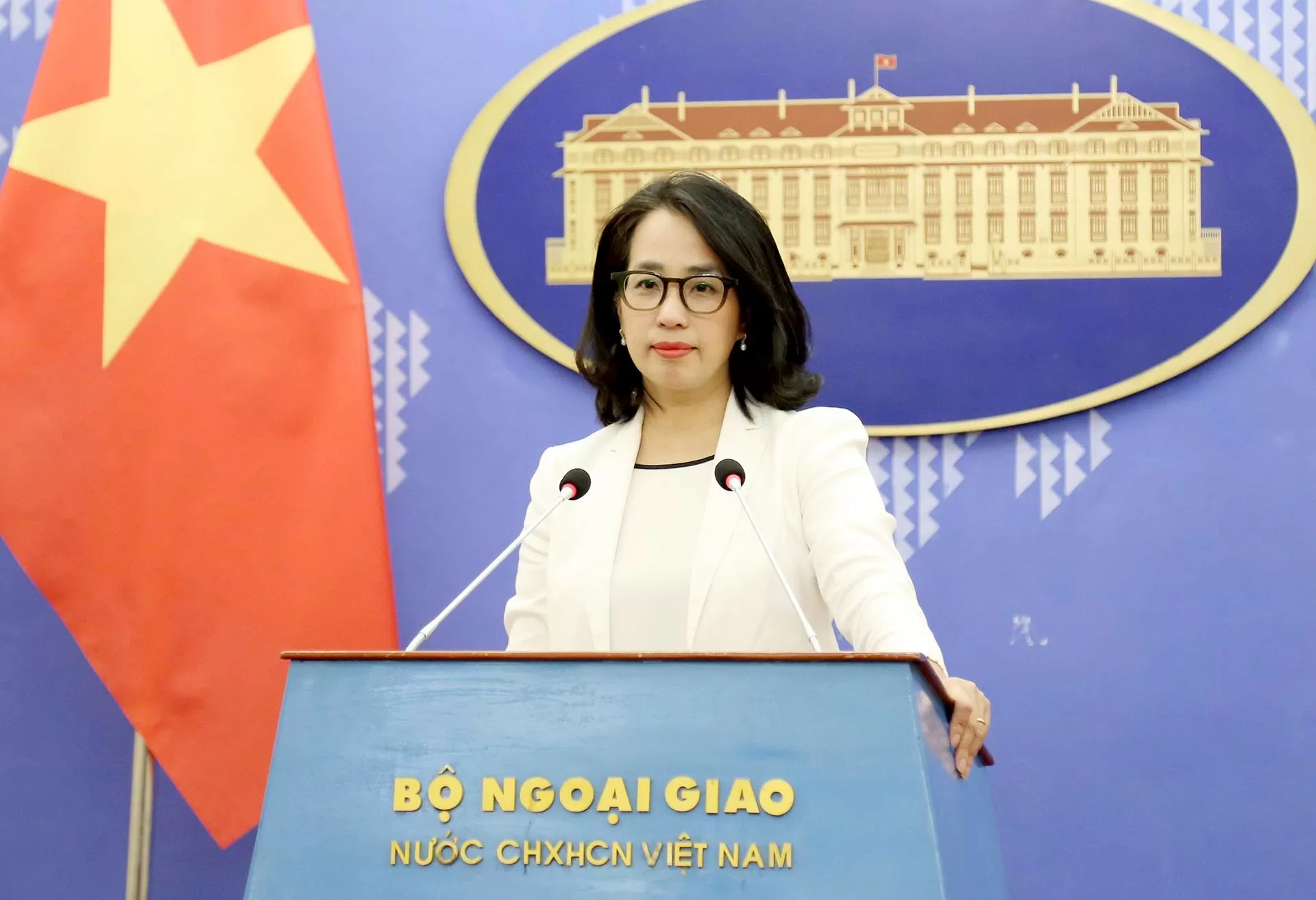 Người phát ngôn Bộ Ngoại giao Việt Nam Phạm Thu Hằng. Người phát ngôn Bộ Ngoại giao Việt Nam Phạm Thu Hằng.